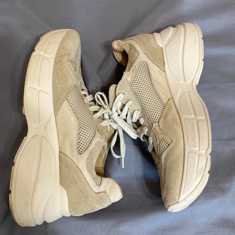 STEVE MADDEN SNEAKERS. SIZE 7 (37).